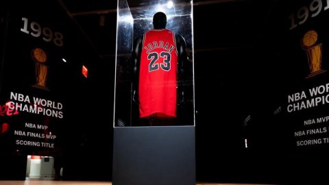 Michael J﻿ordan'ın 'Son Dans' forması rekor fiyata satıldı