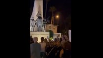 İranlılar Atatürk heykeli önünde!