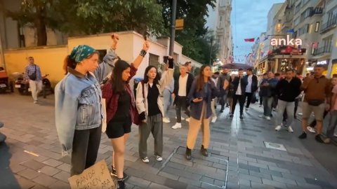 Kadınlar Masha Amini'nin ölümünü Taksim'de saçlarını keserek protesto etti 