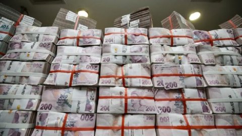 'İhale cenneti' belediyeden 300 milyon TL'ye yakın harcama: AKP'li isim paraya boğuldu