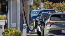 Son 7 yılın en büyük zammı: California'da benzin fiyatları bir gecede fırladı